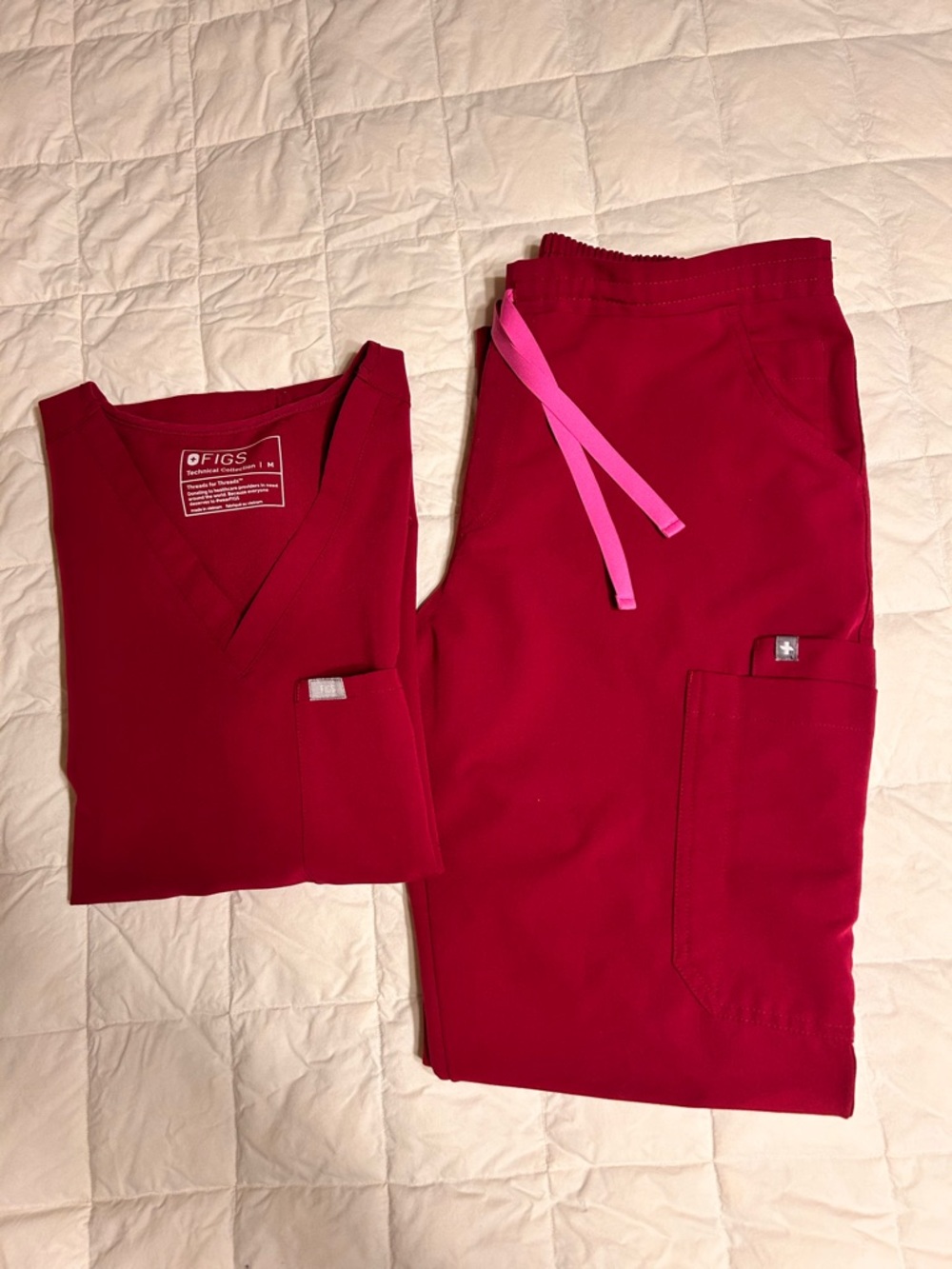 FIGS Women's Scrub Set  Pink color